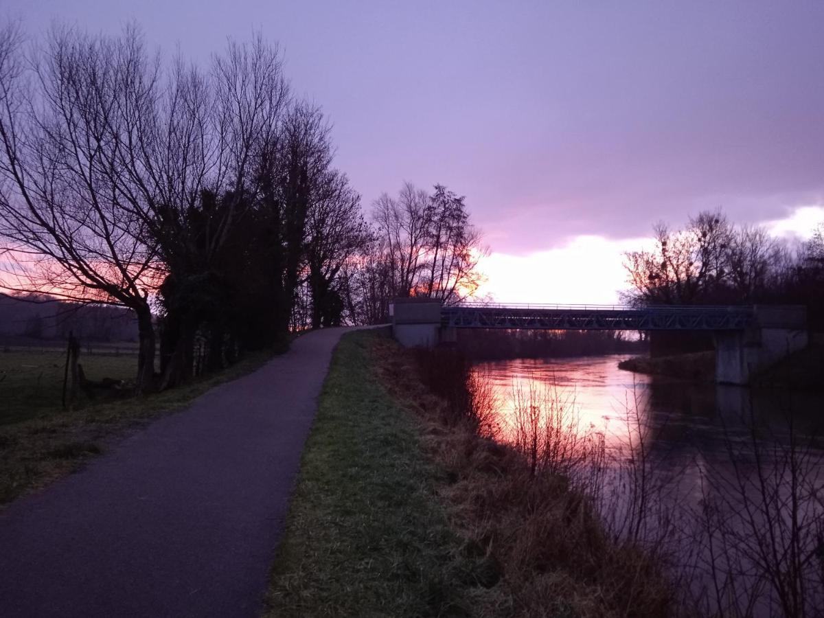 Aux 10 Ponts - Gite Aux Abords Du Fleuve La Somme - La Mer A 30 Min - La Nuit Pour 6 Voyageurs Exterior foto